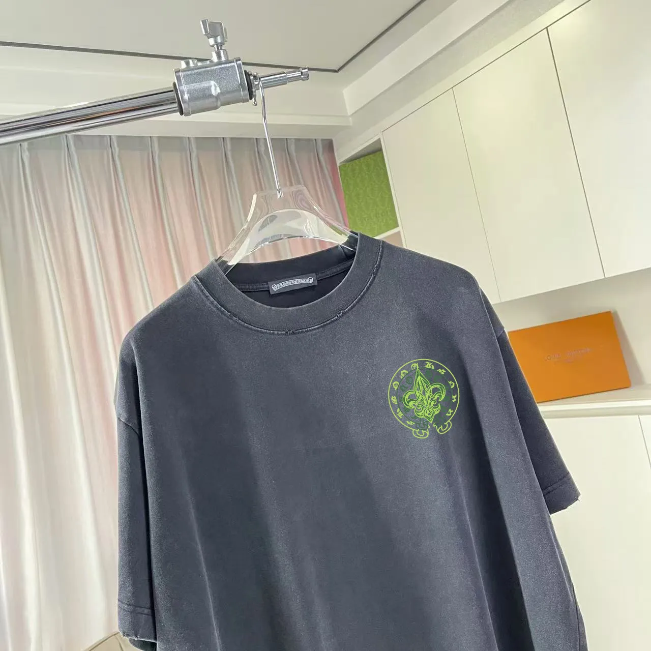 🅿️190 ch Crow* 2025 summer new style, washed, distressed, spray-painted, Sanskrit cross print, short-sleeved T-shirt, customized fabric 320g, same style for men and women, size: S M L XL XXL five sizes, color: black, gray, gradient black, gradient red